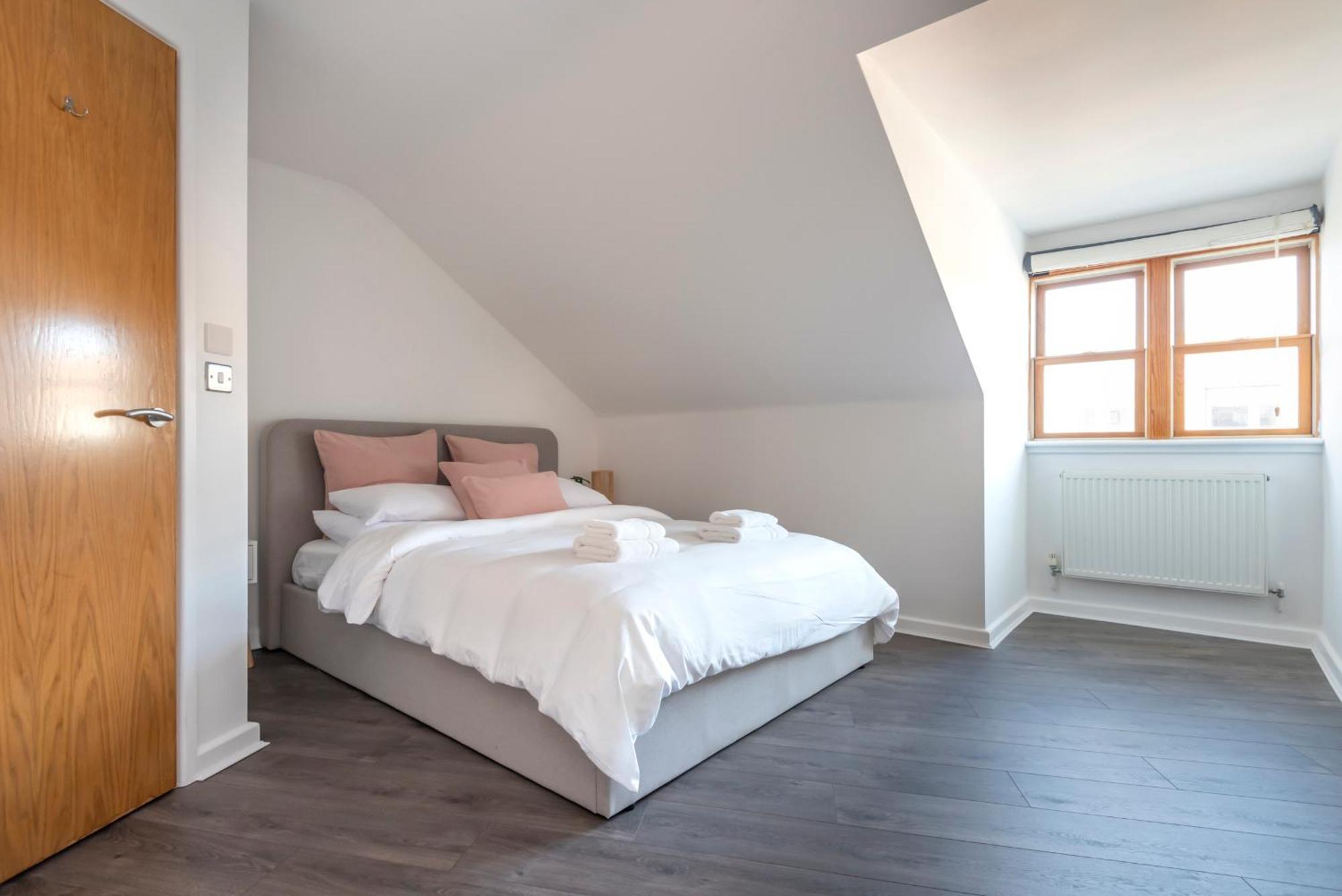 The Loft - Spacious Luxury 2 Bed 2 Bath With Free Secure Parking And Tube Close By London Eksteriør billede