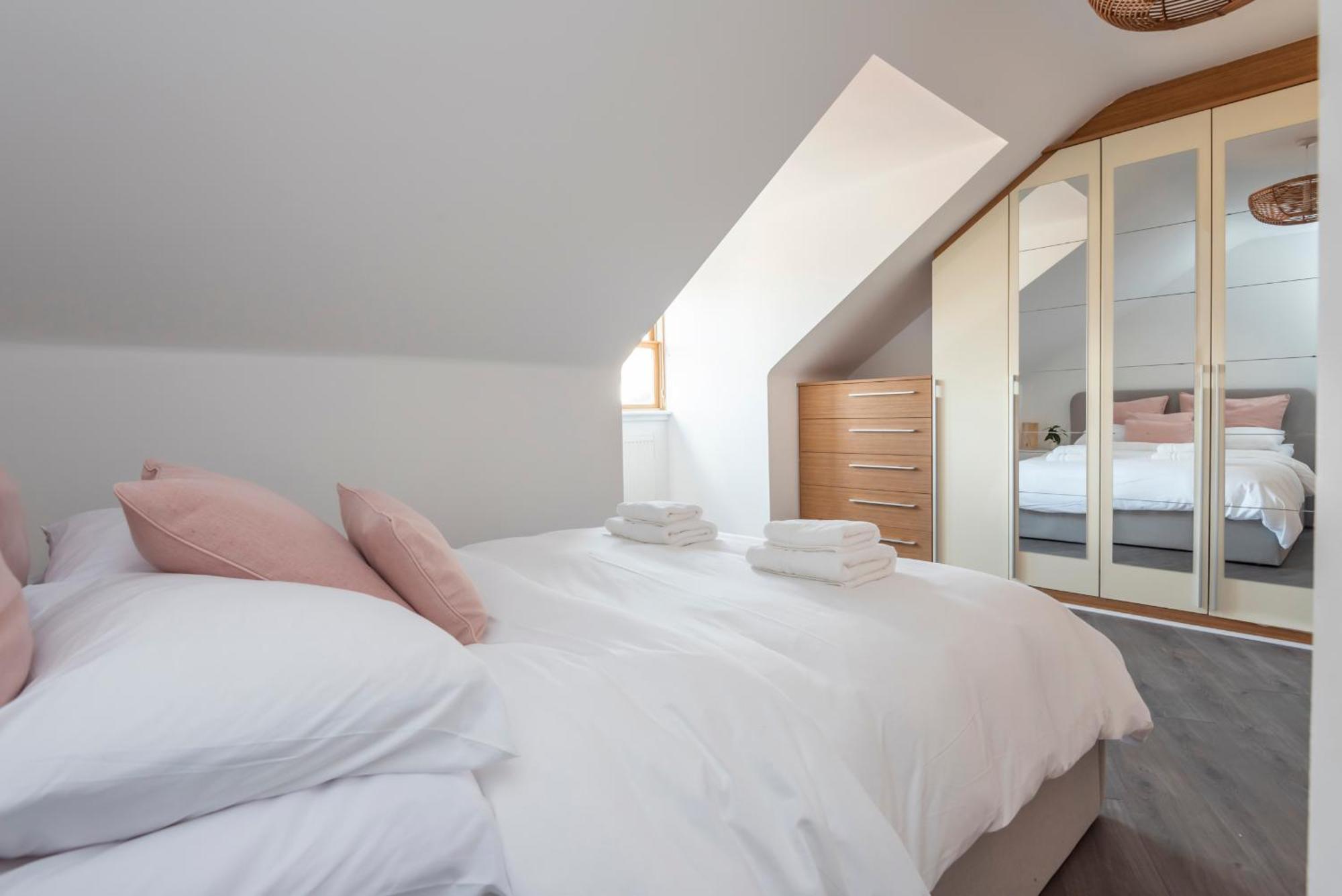 The Loft - Spacious Luxury 2 Bed 2 Bath With Free Secure Parking And Tube Close By London Eksteriør billede