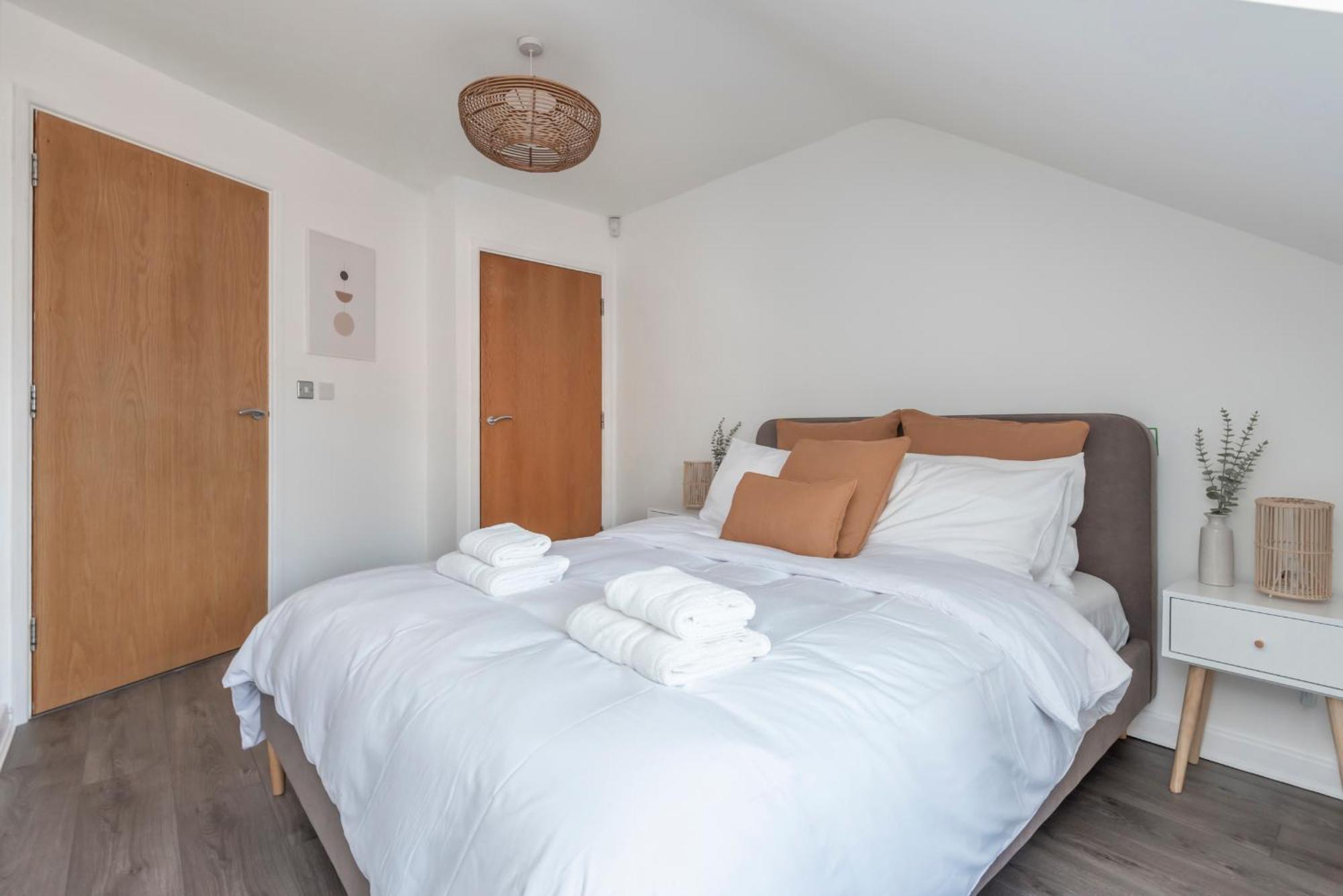 The Loft - Spacious Luxury 2 Bed 2 Bath With Free Secure Parking And Tube Close By London Eksteriør billede
